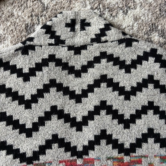 Dreamers Black and Cream Multicolor Chevron Cardigan with Floral Accents Size S - Picture 13 of 14